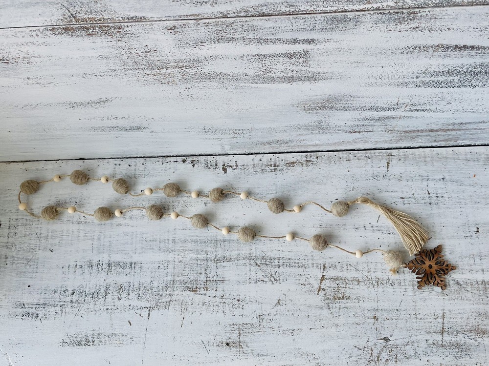 Snowflake And Tassel Garland