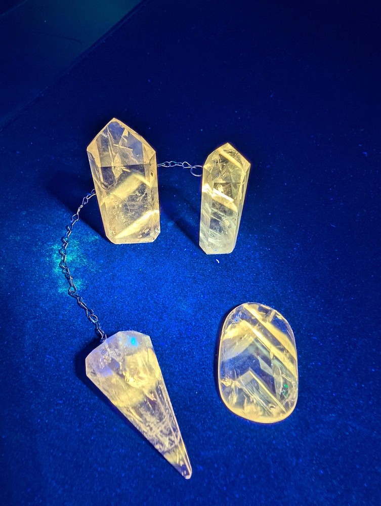 Amethyst & Powellite Pendulum – UV-Reactive Yellow