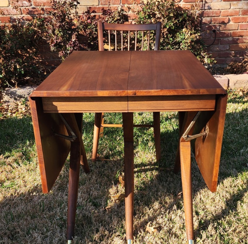 MCM Craddock Refinished Walnut Scissor Leg Table and 6 Chairs