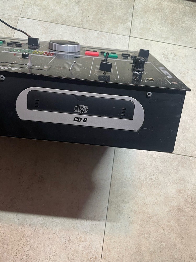 Numark CD Mix 1 Professional CD Mixing Console Turns On *read* Damaged