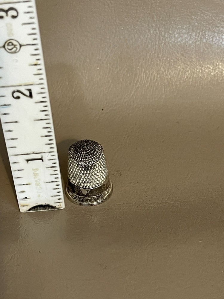 Vintage Sterling Silver Thimble #8 (K32)