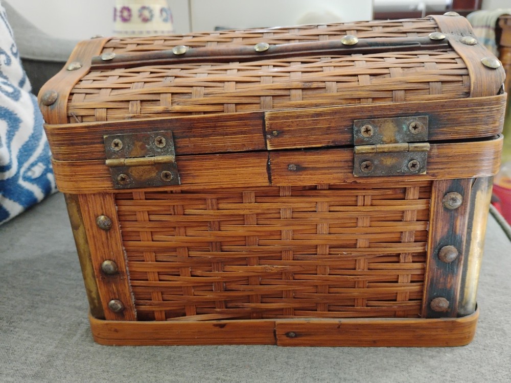 Vtg Small Bamboo Wicker Weaved Chest 9 X 7 X 6