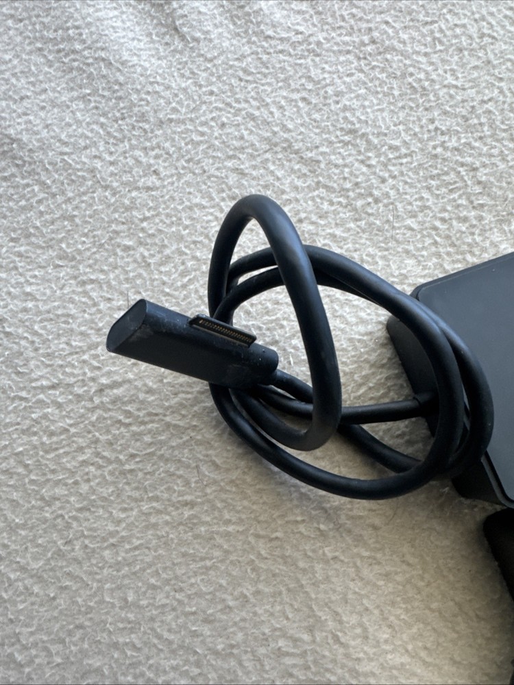 Microsoft Surface Docking Station Model 1661 with AC Adapter