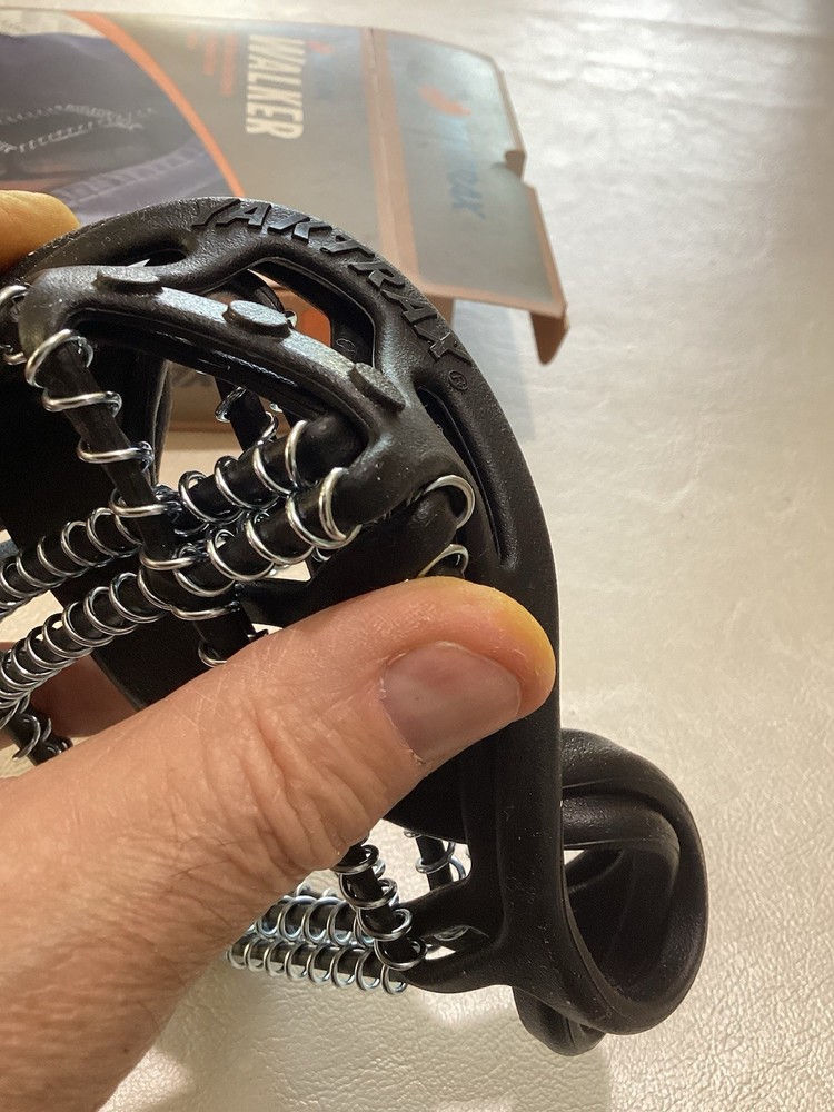 Yaktrax Walker - Size Medium, Black NOS