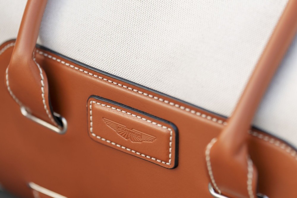Aston Martin Medium Cream & Tan Holdall