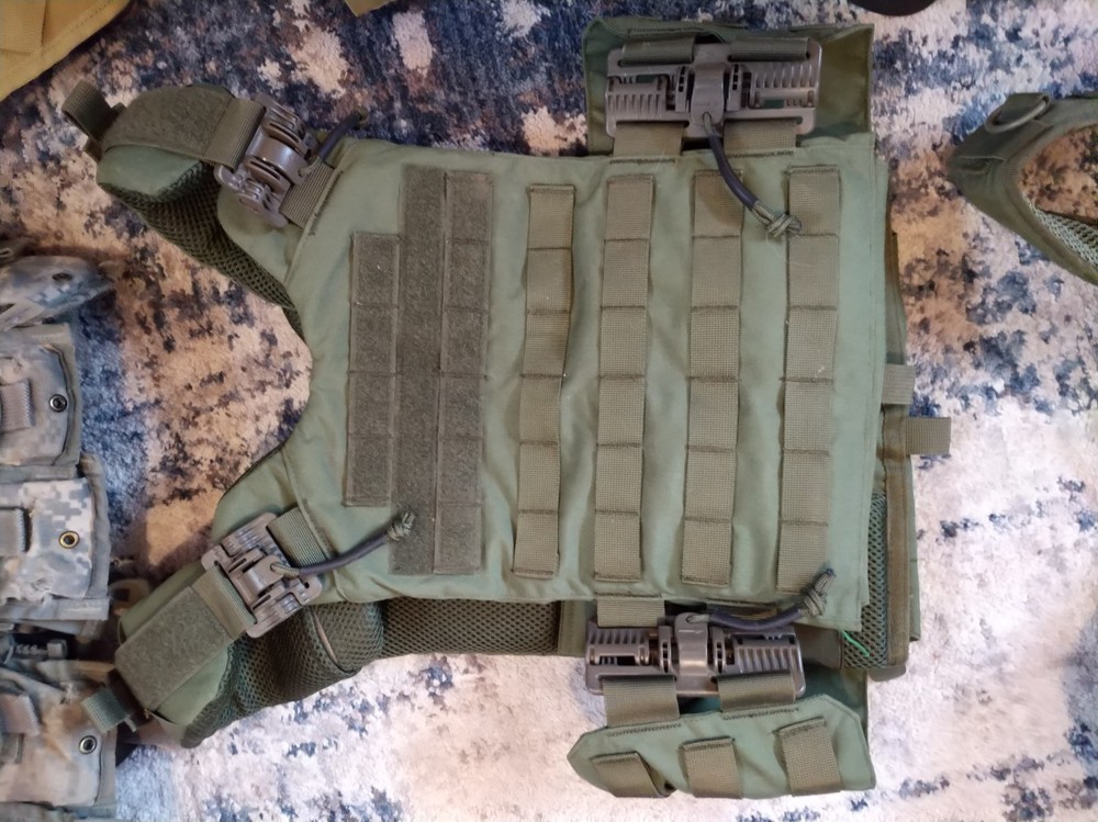 tactical vests and plate carrier
