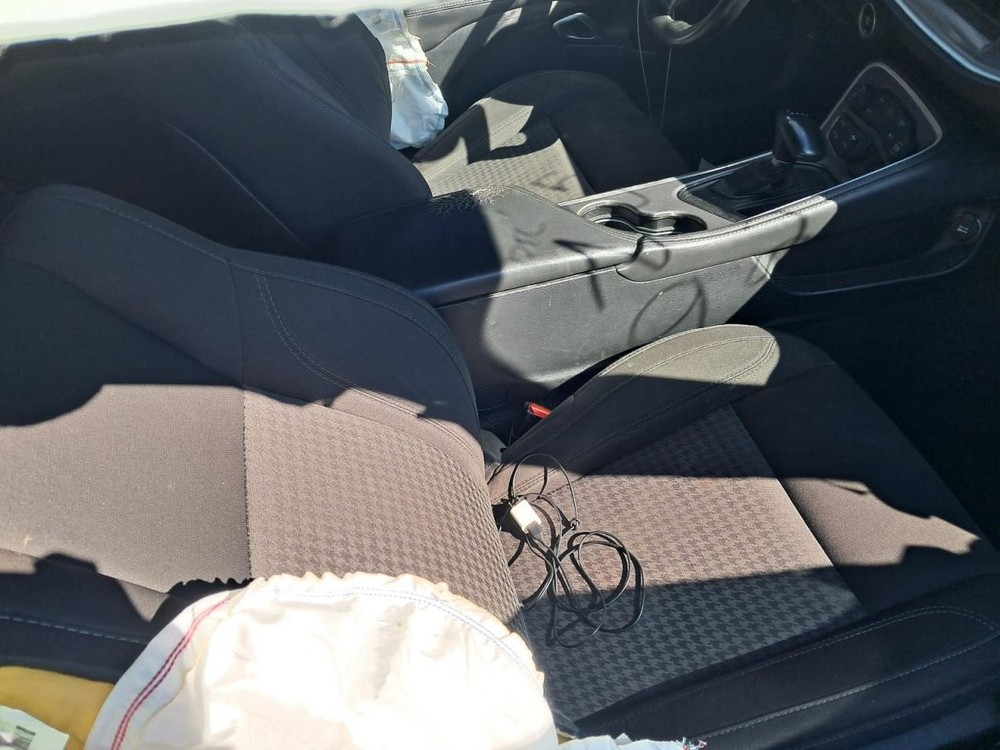 CHALLENGE 2019 Glove Box 4850429