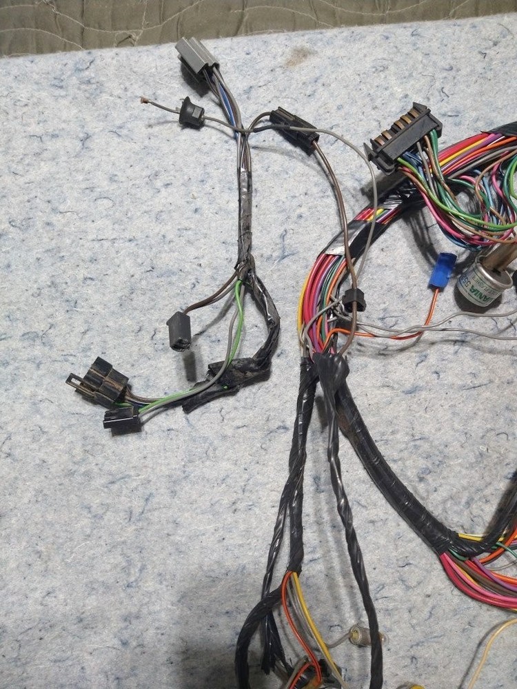 1970 GRAND PRIX DASH HARNESS WITH A/C