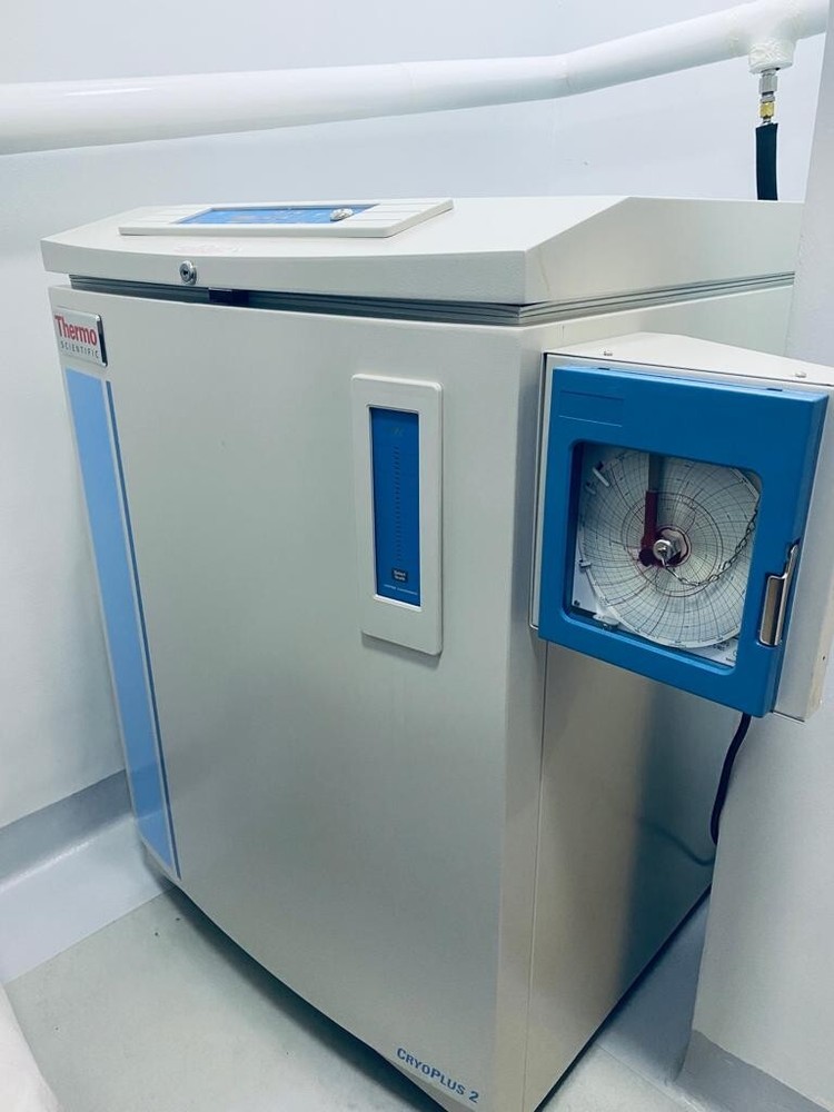 Cryoplus 2 LN2 7402 System for cryogenic sample storage