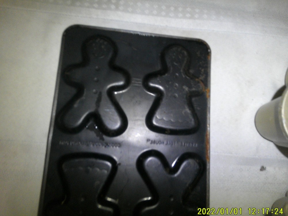 GINGERBREAD MAN COOKIE SHEET DEEP CAKE PAN