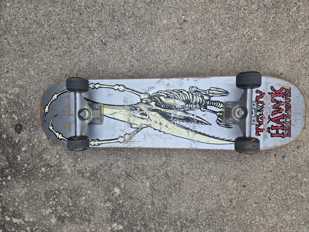 Pre-Owned Tony Hawk Birdhouse Skateboard Complete Deck & Wheels