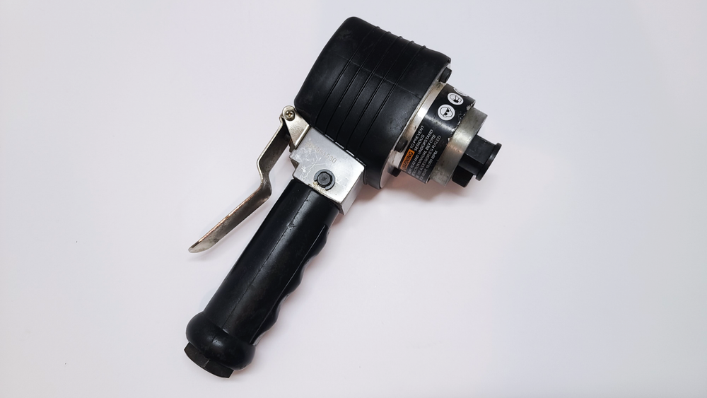 Central Pneumatic 6" Dual Action Air Sander (68152)