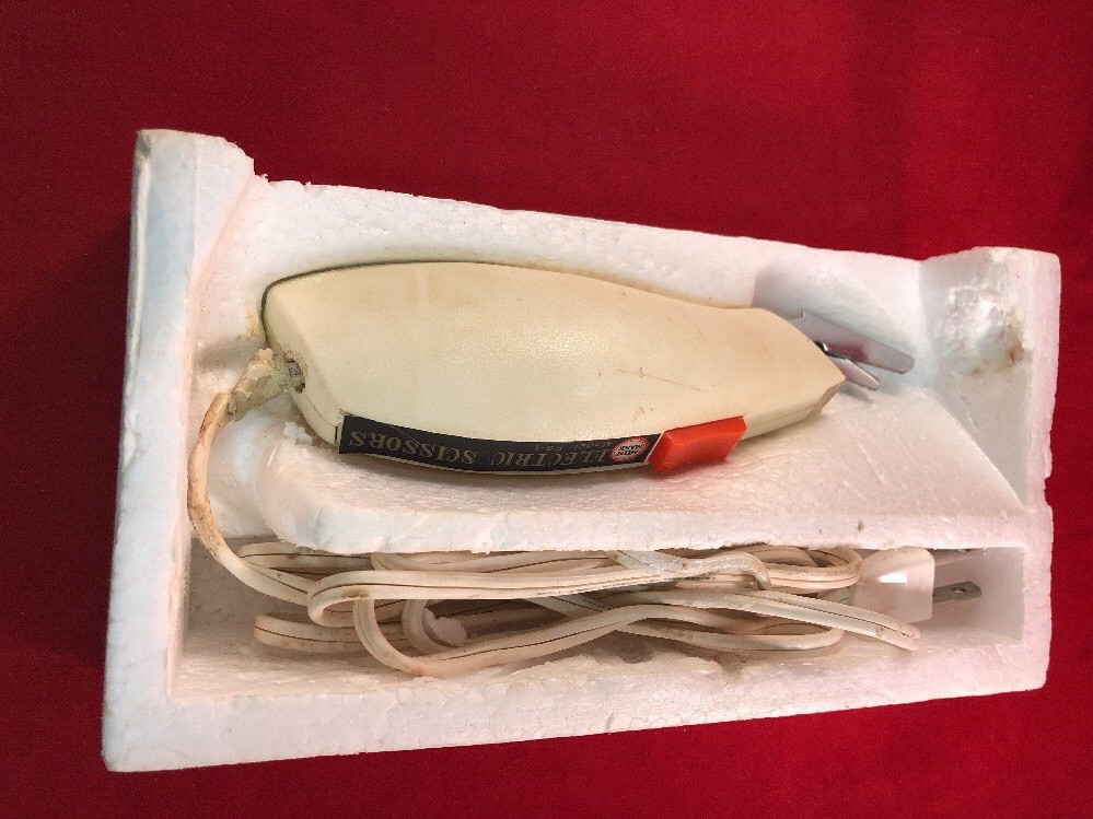 Vintage Sunmark 2 Speed Electric Scissors With Guide Light