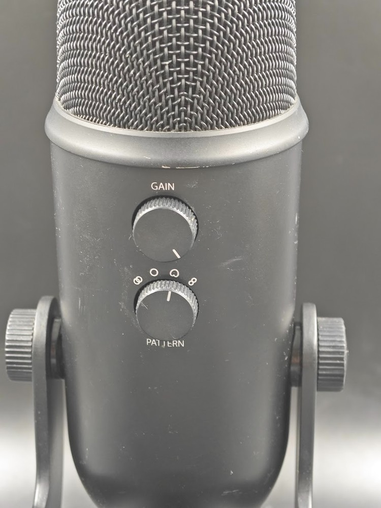 Blue Yeti USB Microphone 5.0V 500mA Black Used Working