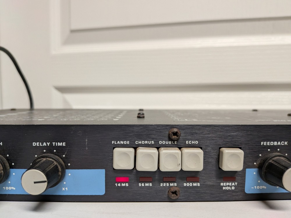 Vintage Digitech RDS 900 Delay Chorus Flange Rack Guitar Processor - WORKING
