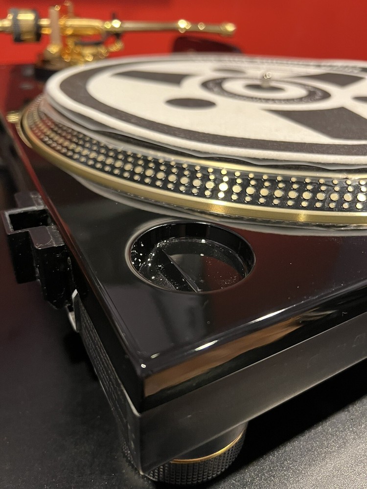 TECHNICS SL-1200 GLD Limited Gold Edition (open box)