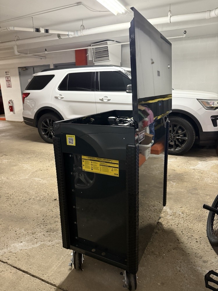 Standup Matco Toolbox