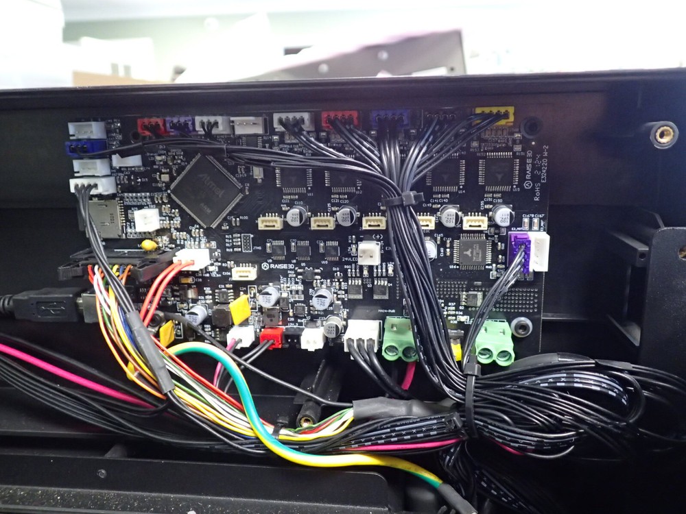 RAISE3D E2 3D PRINTER FOR PARTS/NOT WORKING