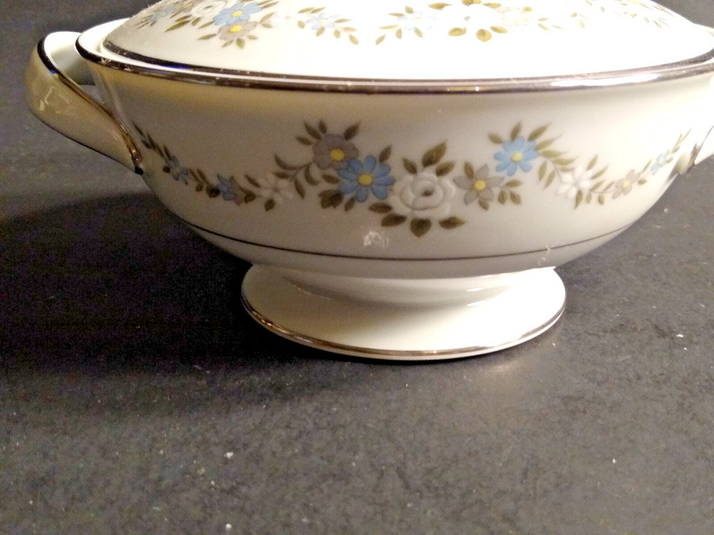 Noritake Leonore 6676 Sugar Bowl & Lid