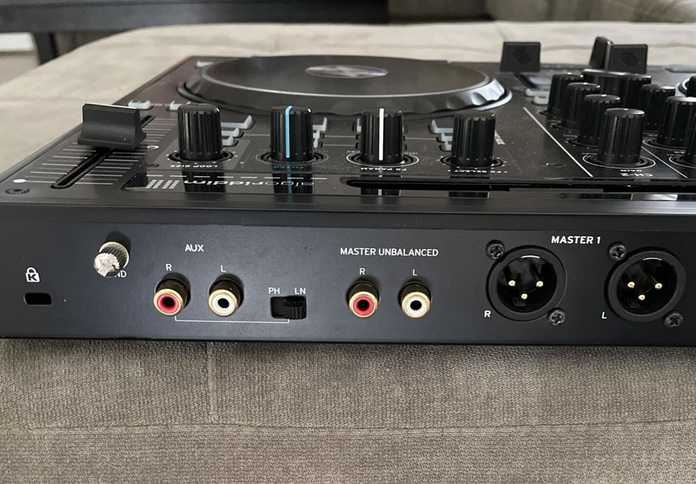 Algoriddim Reloop BeatPad - DJ Controller