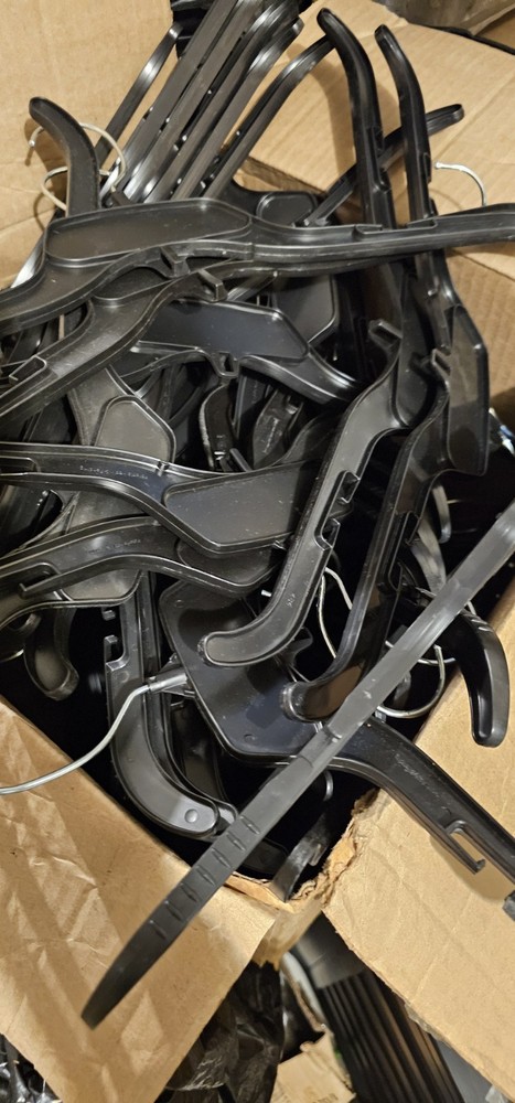 Clothes Hangers, Black, Plastic, (98PACK)