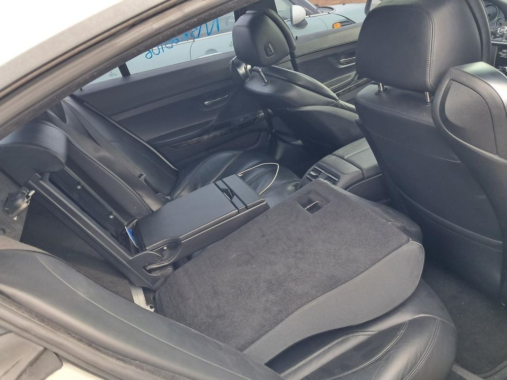650I 2013 Glove Box 4884305