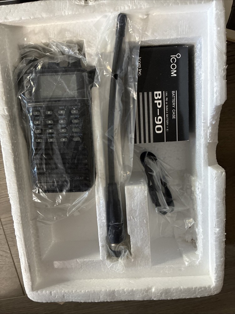 ICOM IC-24AT Handheld Transceiver