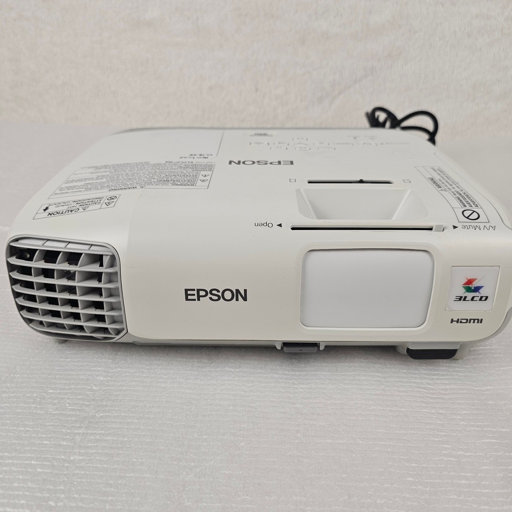 Epson LCD Projector Powwerlite 97H Model H688A - Tested