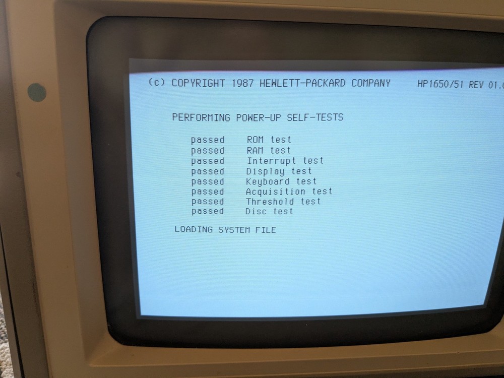 HP1650A Logic Analyzer Hewlett Packard Powers up incld Operating disk+manual DVD