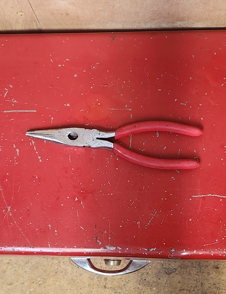 Mac Tools Needle Nose Pliers P301822 8" Red Handle