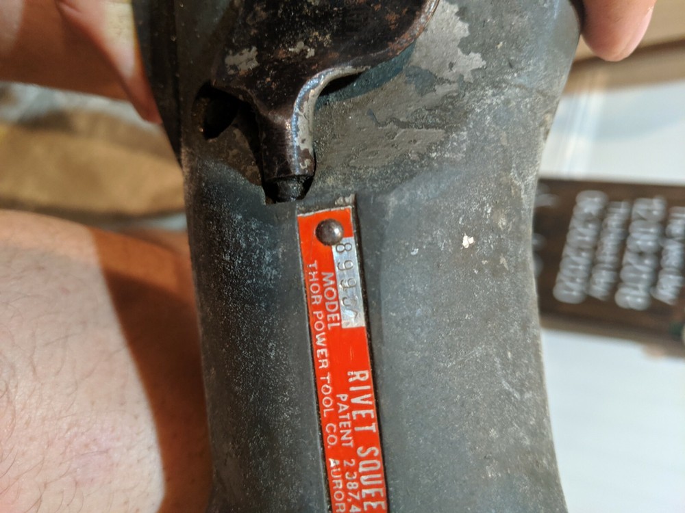 Thor C clamp pneumatic rivet squeezer