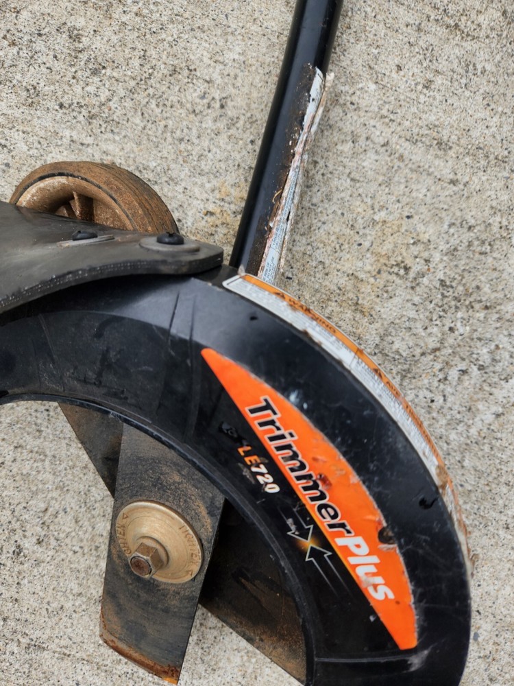 EDGER Attachment System For Most Rouded Fitting, Used, Trimmer Plus