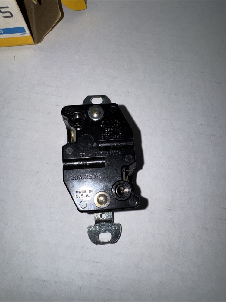 Twist Lock Receptacle 250v