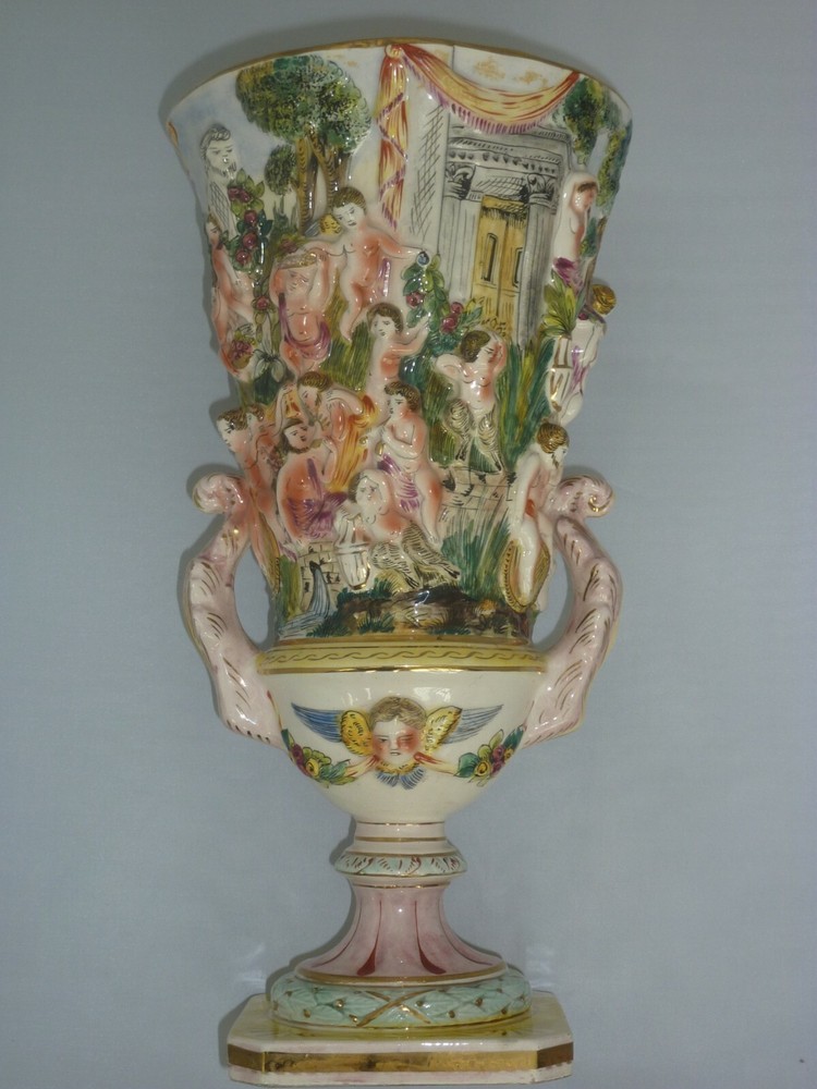 CAPODIMONTE VASE
