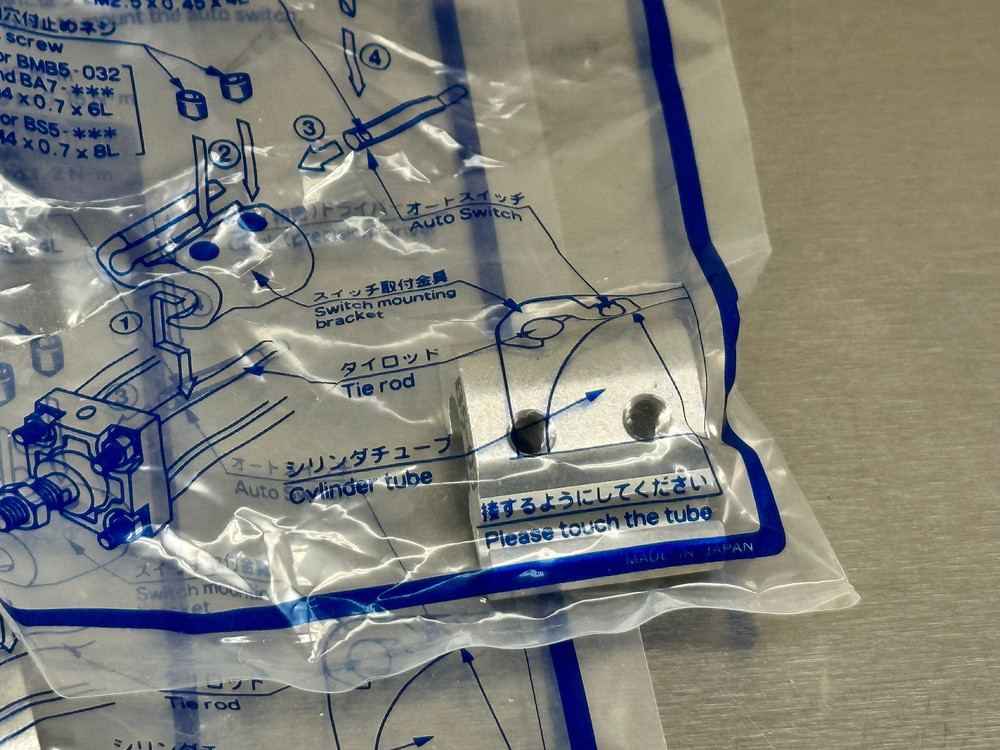 (3) SMC BMB5-032 Auto Switch Mounting Bracket