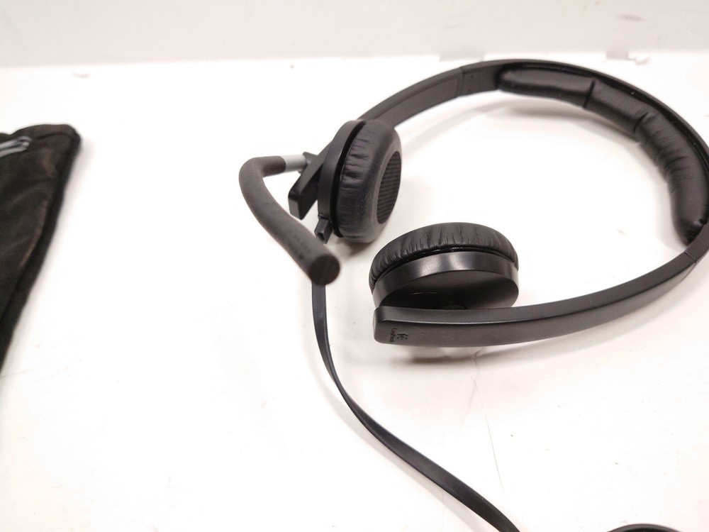 Logitech A-00057 USB Headset with Microphone Storage Bag - Tested and Working