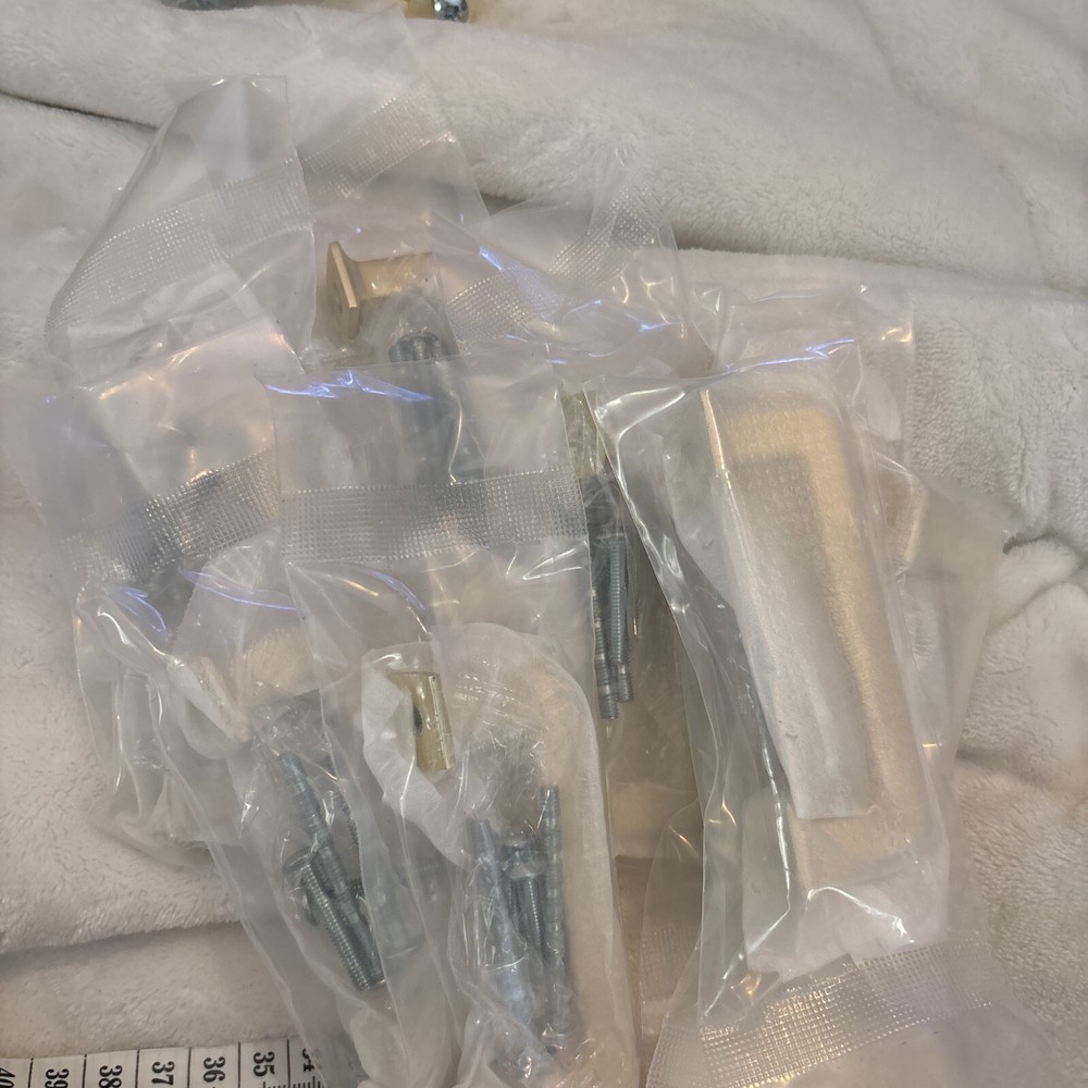 Amerdeco 10 Pack Brushed Gold Cabinet Pulls (read)