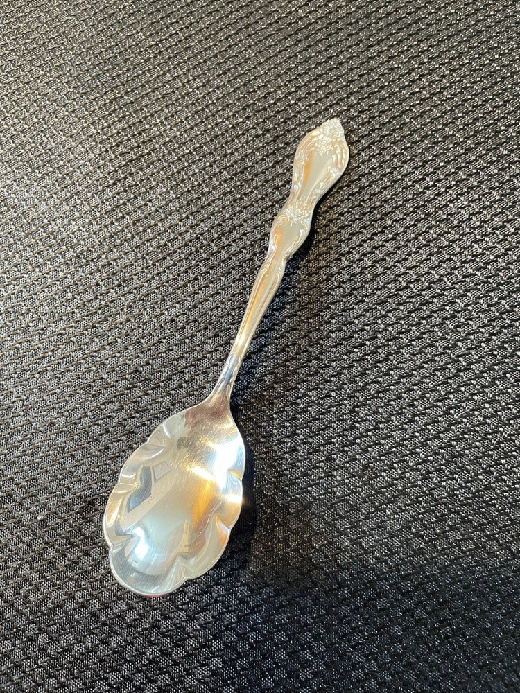 Wm Rogers BEVERLY MANOR Silver Plated Sugar Shell Spoon 5 7/8”