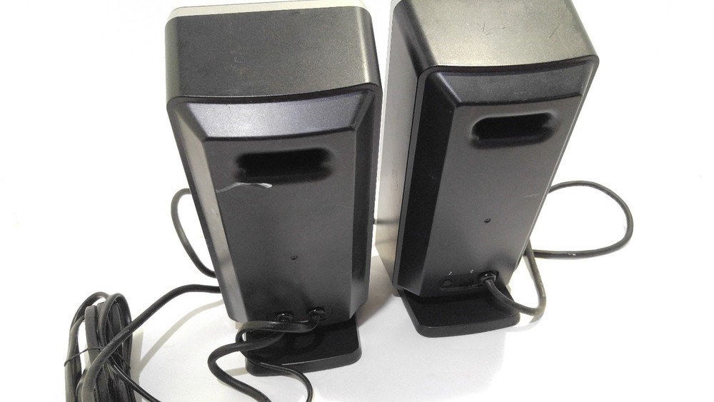 Logitech Z-10 Interactive 2.0 Speaker System – USB Powered – PARTS ONLY