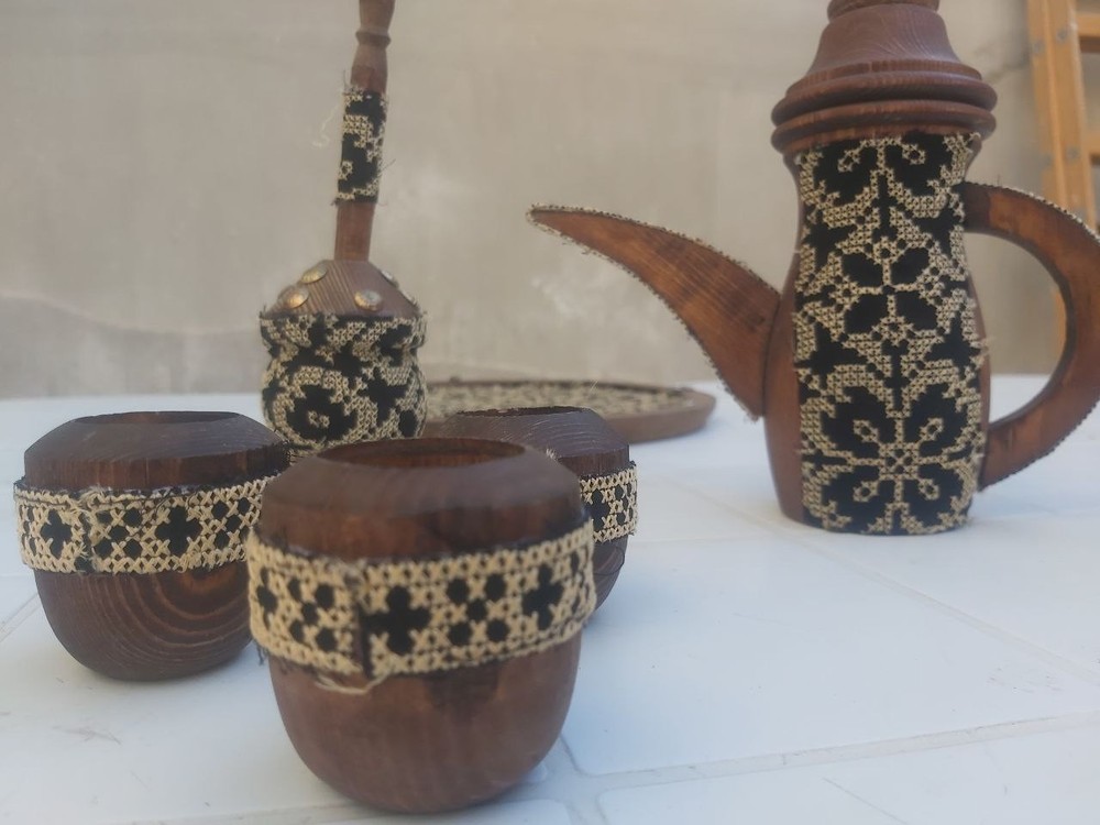 7pieces دلة قهوة حشبية مع فناجين