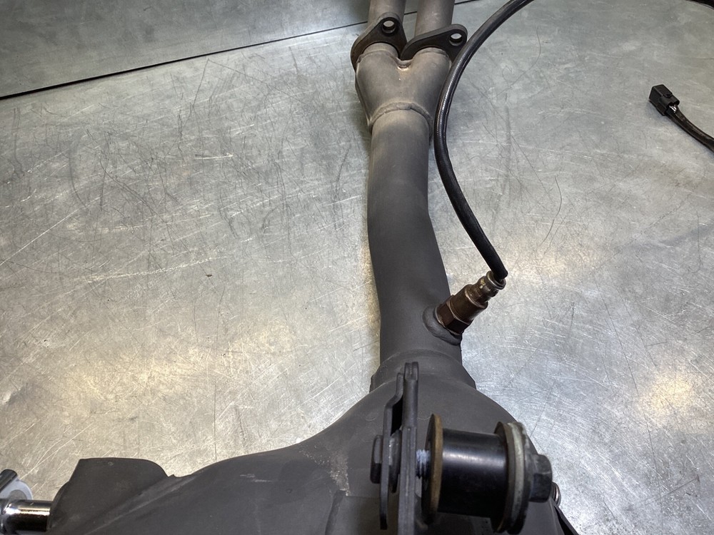 2015 Yamaha YZFR3 R3 Exhaust Pipe Header & Mounting Hardware