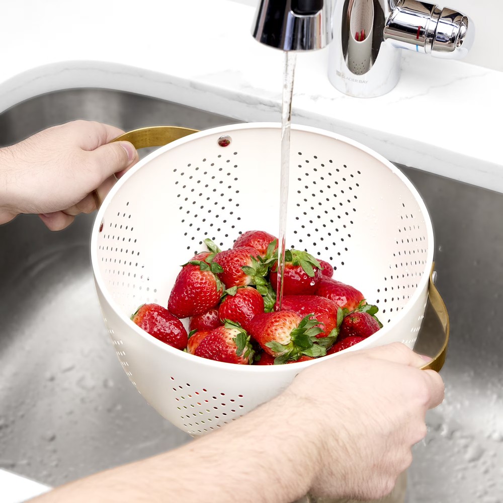 Thyme & Table Cream and Gold Colander - Large Kitchen Strainer for Pasta,
