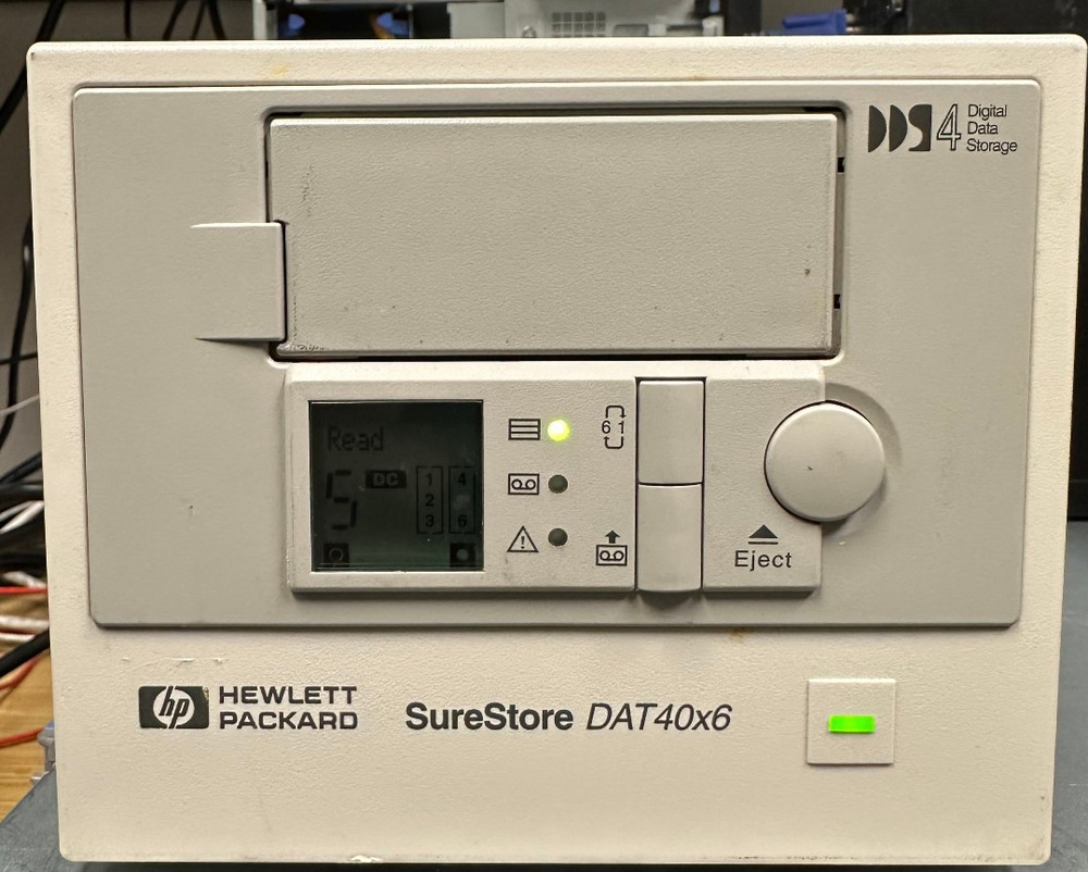 HP SureStore DAT40x6 C5713A Autoloader Tape Drive