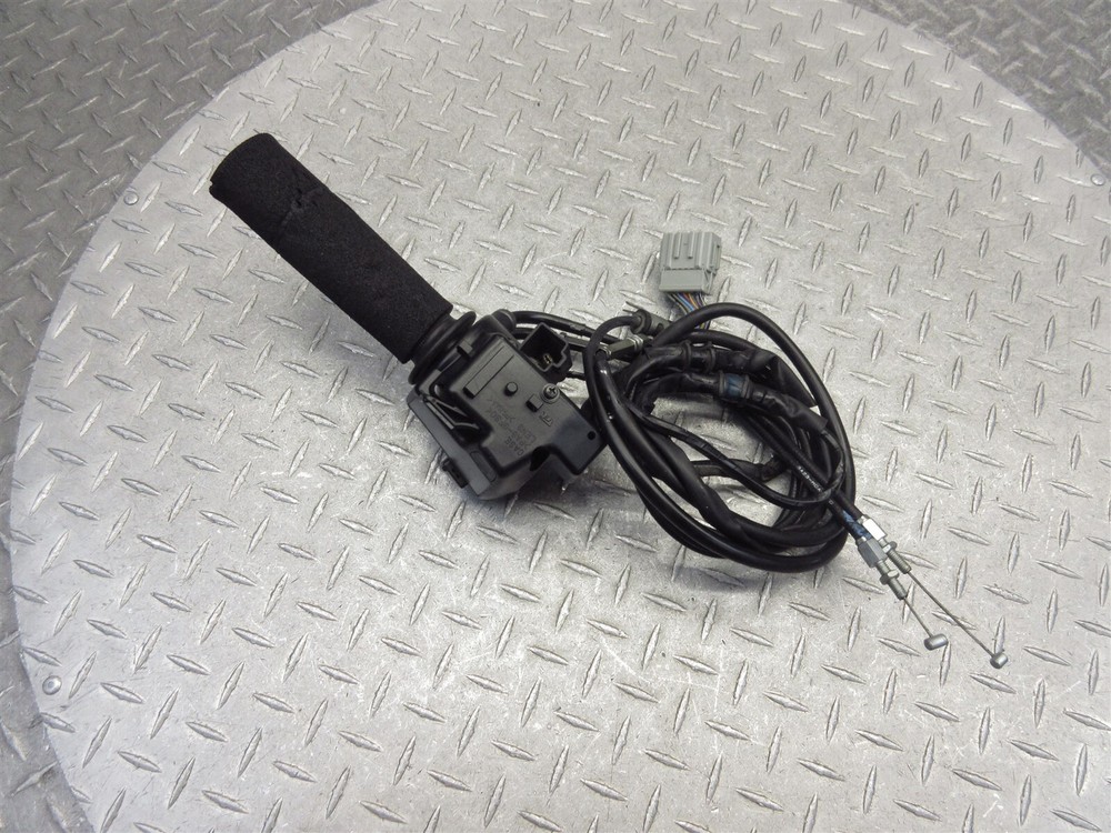 2013 12-17 Honda GL1800 Goldwing Right Handlebar Switch Throttle Control Cable