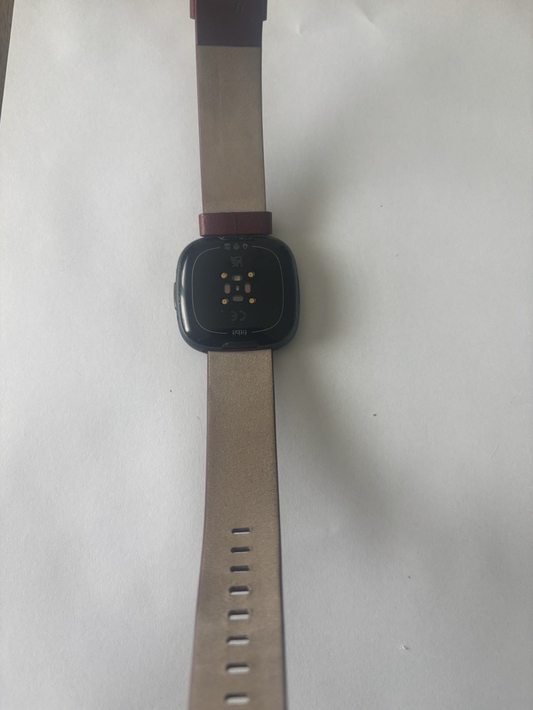 Fitbit Versa 4 With Leather Band, Screen Protector, Charger, And 4 Extra Bands