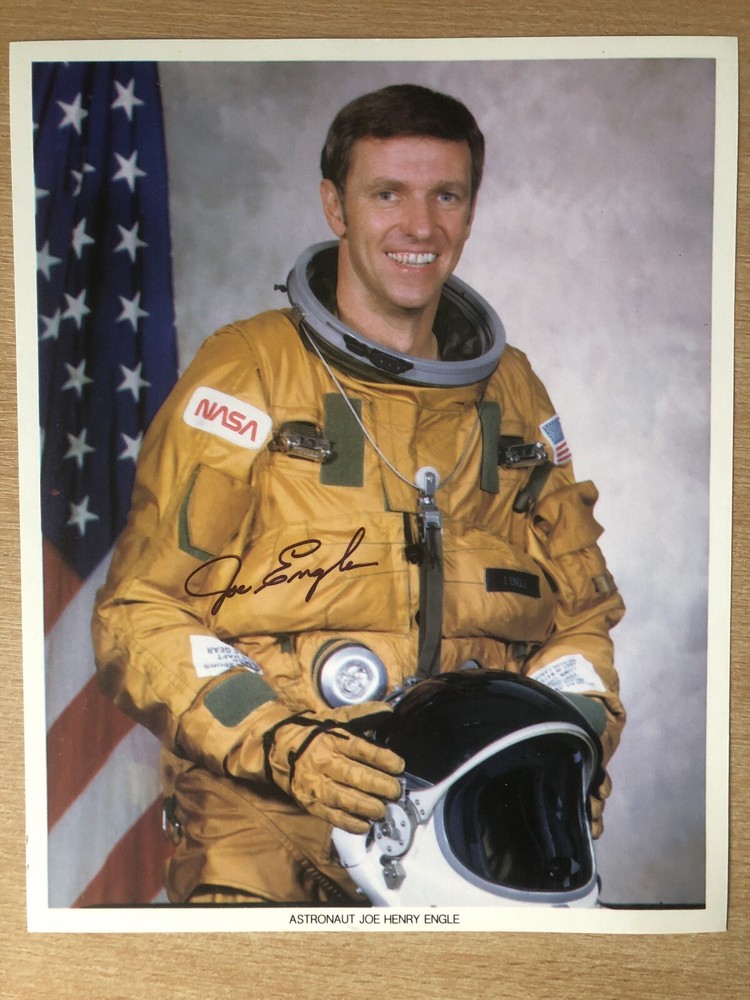 NASA ASTRONAUT SIGNED Photo Collection