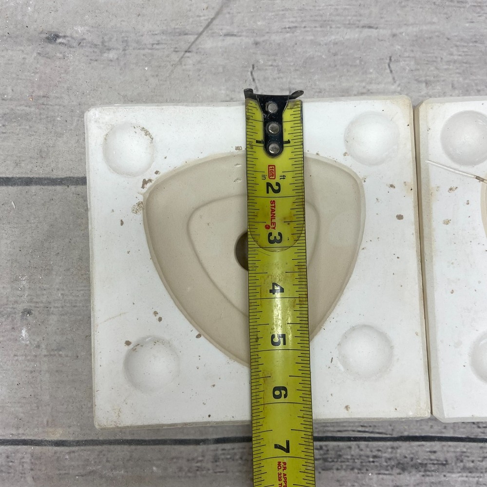 Unbranded Ceramic Casting Triangular Mold