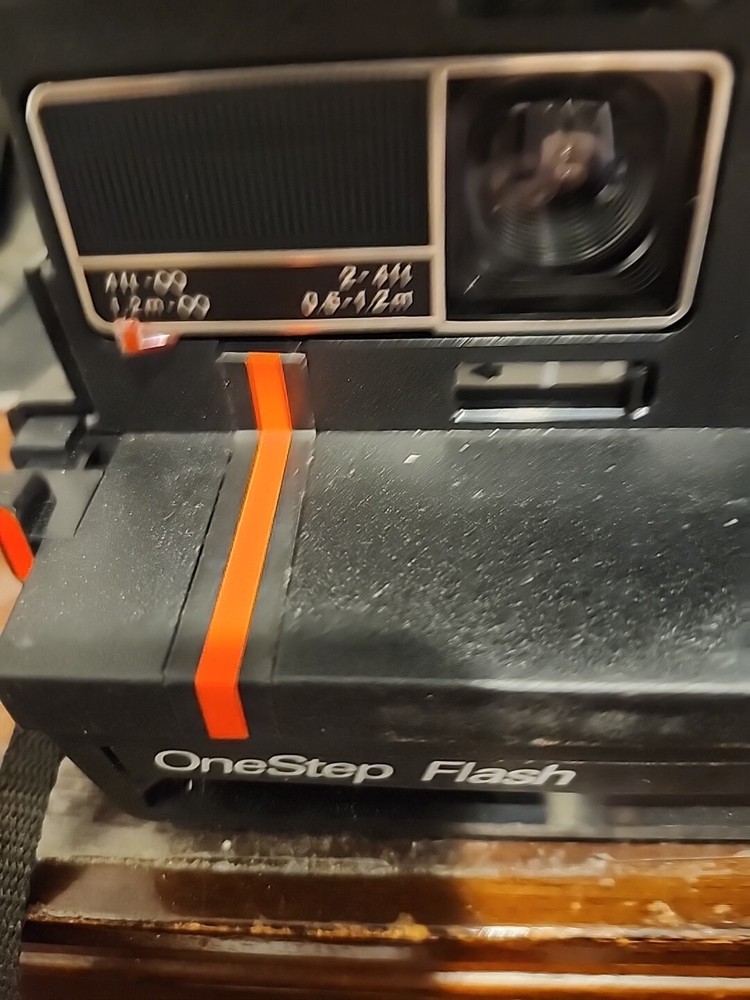 POLAROID CAMERA one step flash WORKING Use 600 Film EUC (763)