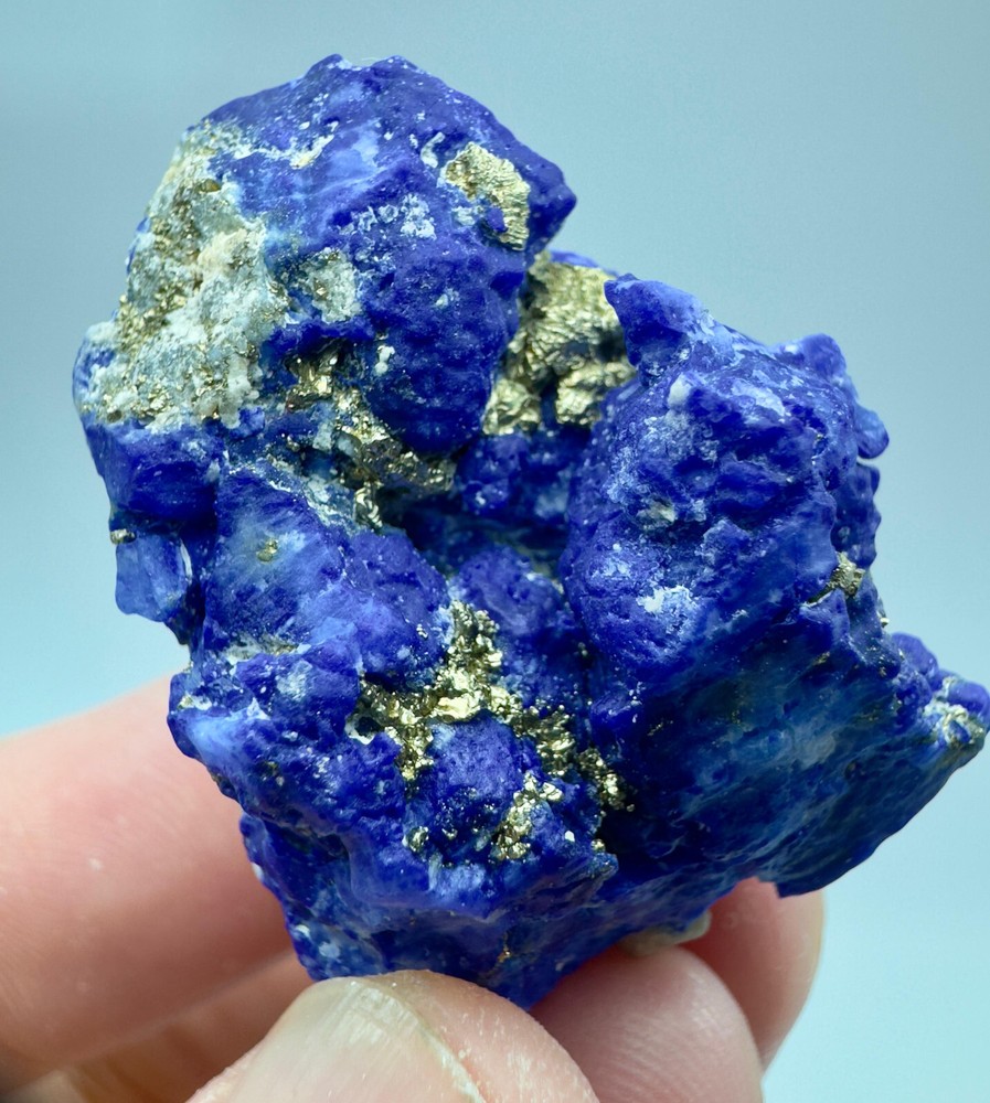 35 Gram Fluorescent Phosphorescent Blue Hackmanite W/ Pyrite & Unknown