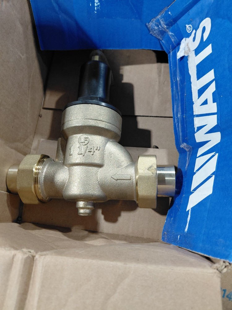 Watts 0009801 Watts 0009801 1 1/4" Copper Silicon Water Pressure Reducing Valve
